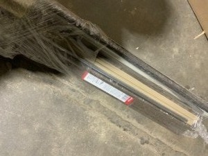lot 52 image: ASSORTED FLOOR MOLDINGS. VARIOUS KINDS AND CONDITIONS. SEE PICTURES