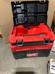 lot 64 image: ASSORTED WETDRY VACUUMS. VARIOUS KINDS AND CONDITIONS. SEE PICTURES