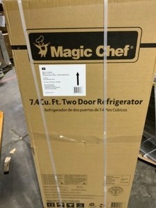 lot 72 image: MAGIC CHEF 7.4 CU. FT. 2-DOOR MINI FRIDGE IN WHITE. SEE PICTURES