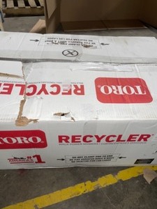 TORO RECYCLER 22 IN. SMARTSTOW HIGH WHEEL VARIABLE SPEED WALK BEHIND GAS SELF PROPELLED MOWER. SEE PICTURES