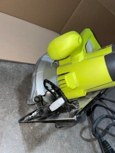 RYOBI 4 IN TILE SAW. SEE PICTURES