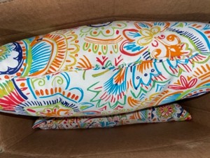 GREENDALE HOME FASHIONS JAMBOREE PAISLEY SQUARE OUTDOOR THROW PILLOW (2-PACK). SEE PICTURES