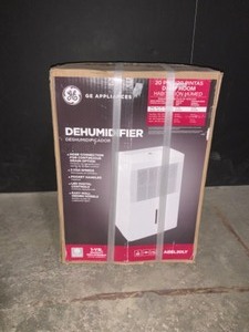 GE 20 PT. PER DAY DEHUMIDIFIER FOR DAMP ROOMS UP TO 500 SQ. FT. SEE PICTURES