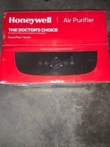 HONEYWELL POWER PLUS TRUE HEPA 200 SQ. FT. ALLERGEN REMOVER AIR PURIFIER. SEE PICTURES