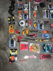 ASSORTED TOOLSSTUD SENSORS & ACCESSORIES. VARIOUS KINDS AND CONDITIONS. SEE PICTURES