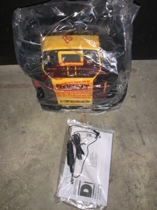 DEWALT 1400 PEAK AMP PORTABLE CAR JUMP STARTER WITH DIGITAL COMPRESSOR. SEE PICTURES