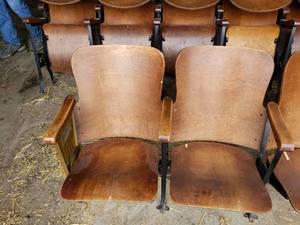 Set of 4 Seats - Right Hand End Piece