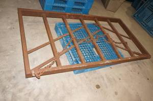 lot 2 image: 4 x 8 Steel Drag