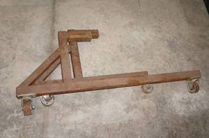 lot 32 image: Steel Implement Dollies