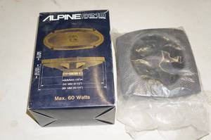 lot 17 image: Alpine 6210 4x10 Car Audio Speakers Plus Baffles