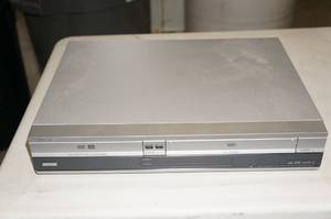 lot 53 image: Sony VCRDVD RecorderPlayer