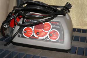 lot 67 image: Schumacher 6V12V Battery ChargerJumper