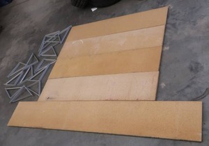 lot 18 image: 5 PC HEAVY PRESS BOARD SHELVING WITH BRACKETS