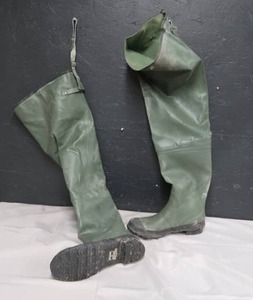 lot 50 image: REMINGTON HIP WADERS