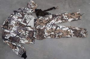 lot 51 image: PREDATOR CAMO SET