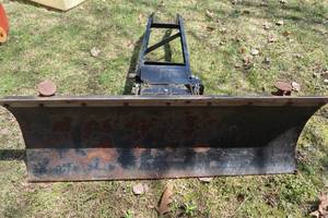 lot 89 image: UNIVERSAL ATV SNOW PLOW