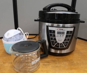 lot 137 image: POWER PRESSURE COOKER