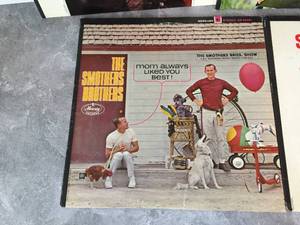 lot 70 image: Five The Smothers Brothers Vintage Record Albums
