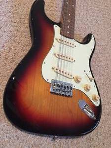lot 82 image: Fender Stratocaster 12 String Electric Guitar