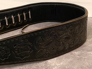 lot 122 image: Levys Black Leather Guitar Strap