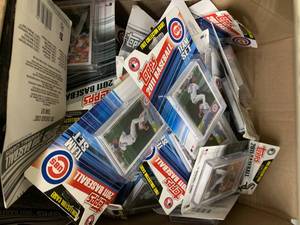 ASSORTED BASEBALL CARDS