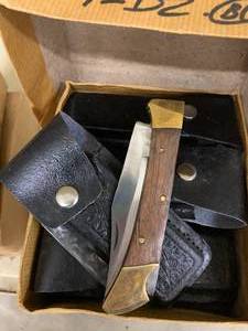 5 KNIVES WITH CASES