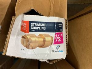 SHARKBITE 12 STRAIGHT COUPLING