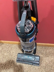 lot 10 image: Eureka FloorRover Elite Upright Vacuum