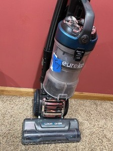 lot 15 image: Eureka FloorRover Elite  Upright Vacuum
