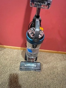 lot 17 image: Eureka FloorRover Elite Upright Vacuum