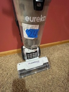 lot 24 image: Eureka FloorRover Dash Upright Vacuum