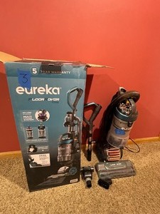 lot 3 image: Eureka FloorRover Elite Upright Vacuum