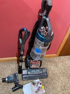 lot 8 image: Eureka FloorRover Elite Upright Vacuum