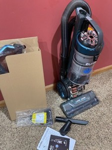 lot 9 image: Eureka FloorRover Elite Upright Vacuum