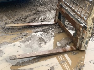 Skid-Loader Pallet Forks