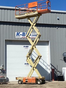 JLG CM-2033 Commander Aerial Sizzor Lift