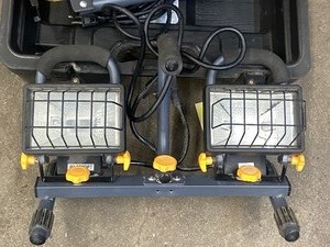 Craftsman Dual-Lamp Halogen Worklight With Tripod & Storage Case