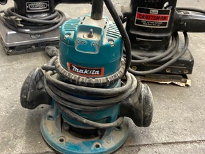 Lot Of (2) Sheet Sanders & (1) Makita Handheld Router