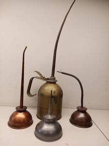 lot 43 image: Vintage Oil Cans