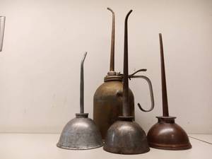 lot 45 image: Vintage Oil Cans
