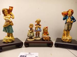 lot 53 image: Vintage Hummel Figurines