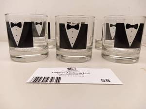 lot 58 image: Tuxedo Canadian Club Low Ball Glasses (6)