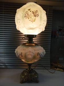 lot 59 image: Unique Antique Electric Gone With The Wind Hurricane Lamp, Still Works (Valued  $250)