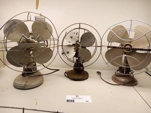 lot 64 image: Vintage 1950s Fans