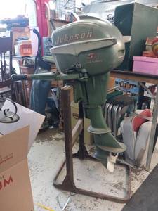 lot 04 image: Vintage 1950s Johnson 5 12 Sea Horse Boat Motor (Runs Great)