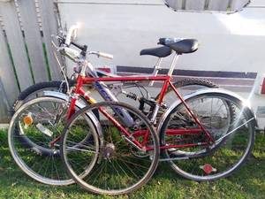 lot 22 image: Vintage 1964 Original British Raleigh Bicycle Made in England and Pacific Fv3 Mountain Bike  and Extra Wheel