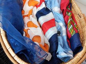 lot 83 image: 5 Vintage 1950s Silk & Cotton Scarves