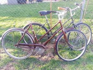 lot 26 image: Vintage 1960s  Raleigh Sports Bikes