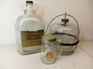 lot 93 image: Antique Vintage Glass Collection