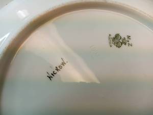 lot 94 image: Carls Vintage Bad Austria & Ogden Fine Porcelain Plates